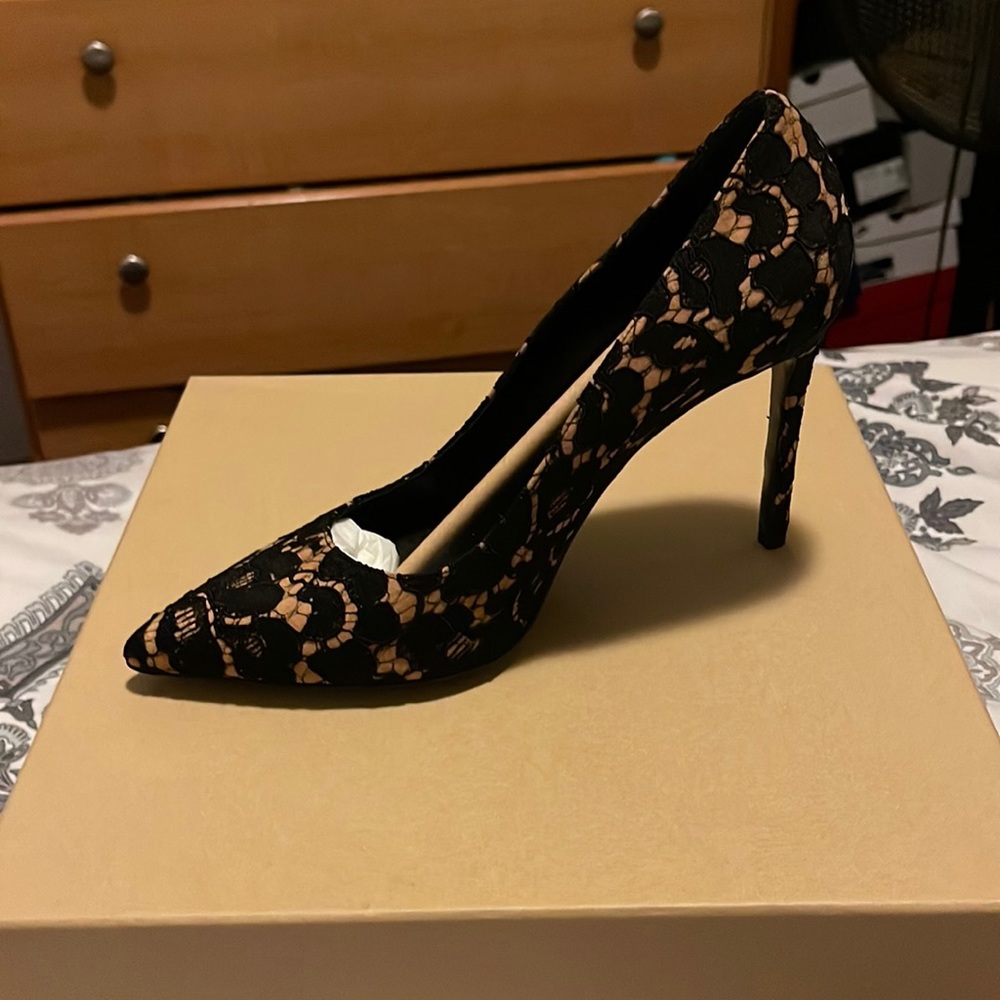 Black & Cream heels . Lace material. Michael Kors Collection